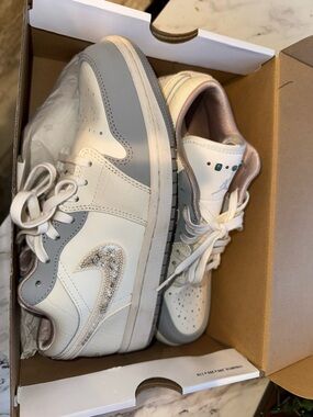 Nike Low-Top Sneakers in White, Gray & Pink Iridescent Swoosh